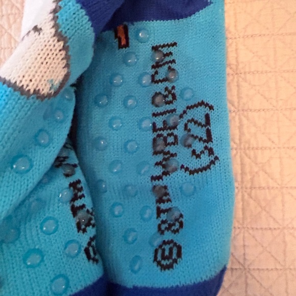 Frosty the Snowman Fluffy Socks NWT - Picture 6 of 6